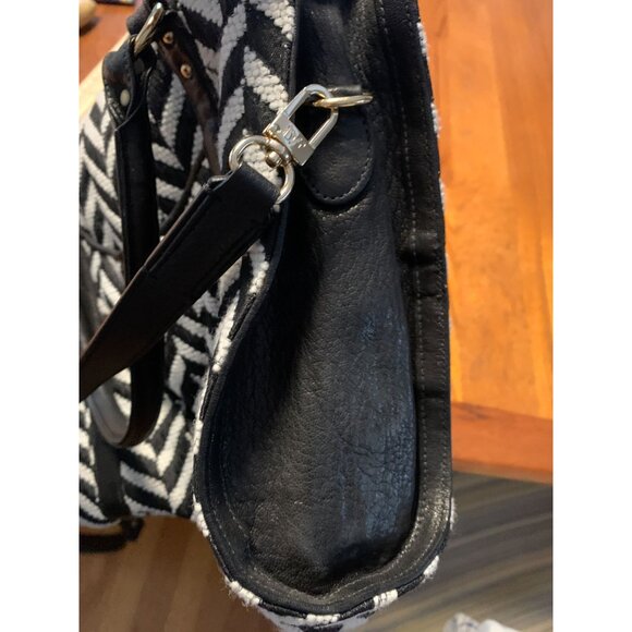 Lauren Merkin Black & White Boho Old Money Chevron Fabric Handbag With Adjustabl - Picture 8 of 12
